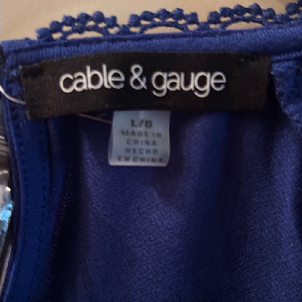 NWT Cable & Gauge Women's Royal Blue Top Large - Picture 4 of 8